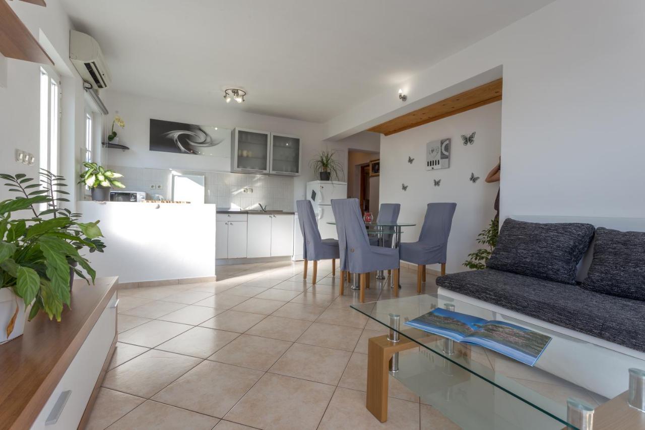 Apartman Lucy Hvar Town Esterno foto
