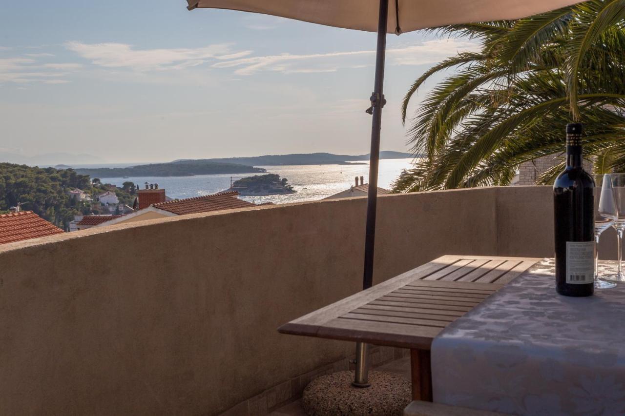 Apartman Lucy Hvar Town Esterno foto