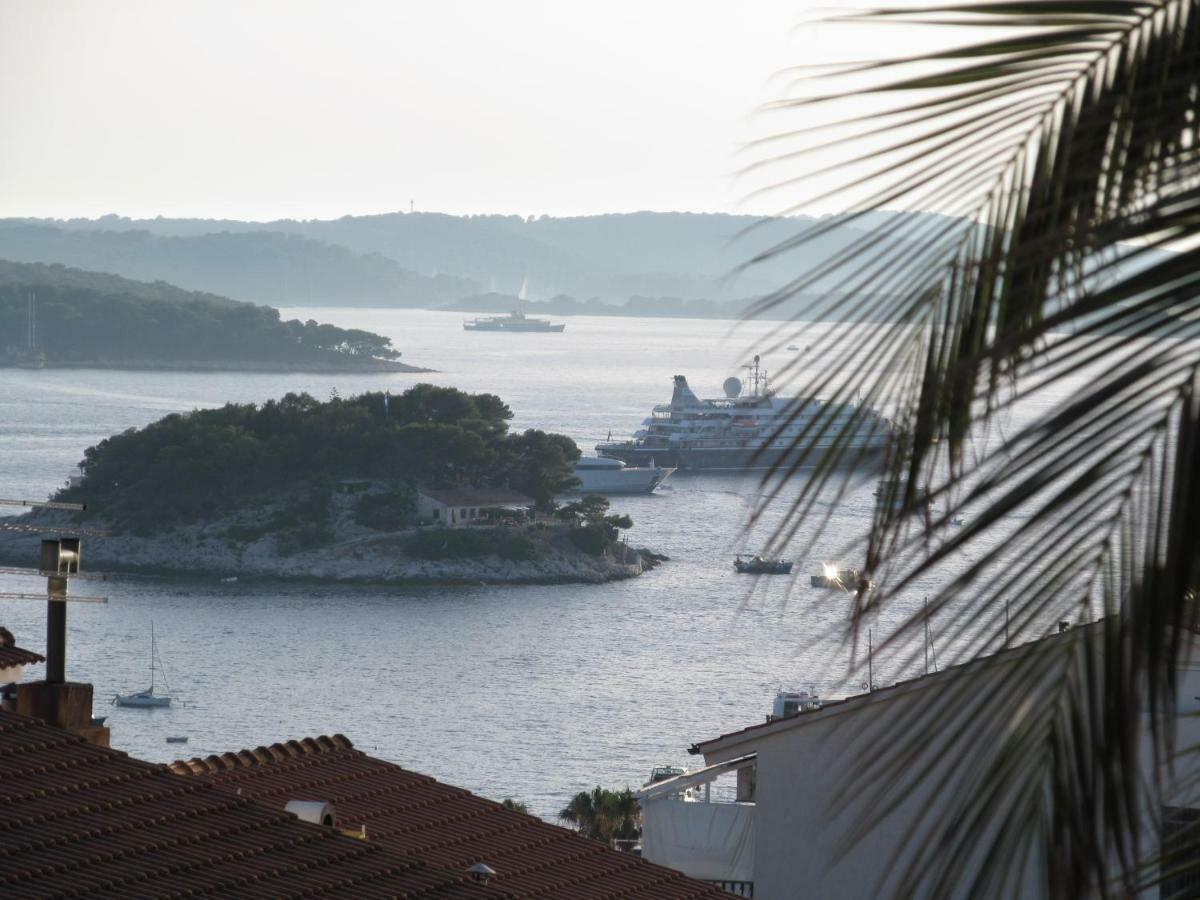 Apartman Lucy Hvar Town Esterno foto